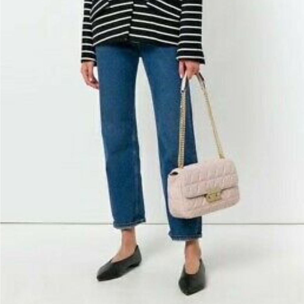MICHAEL KORS
Sloan Large Pink Shoulder Bag - Picture 11 of 17